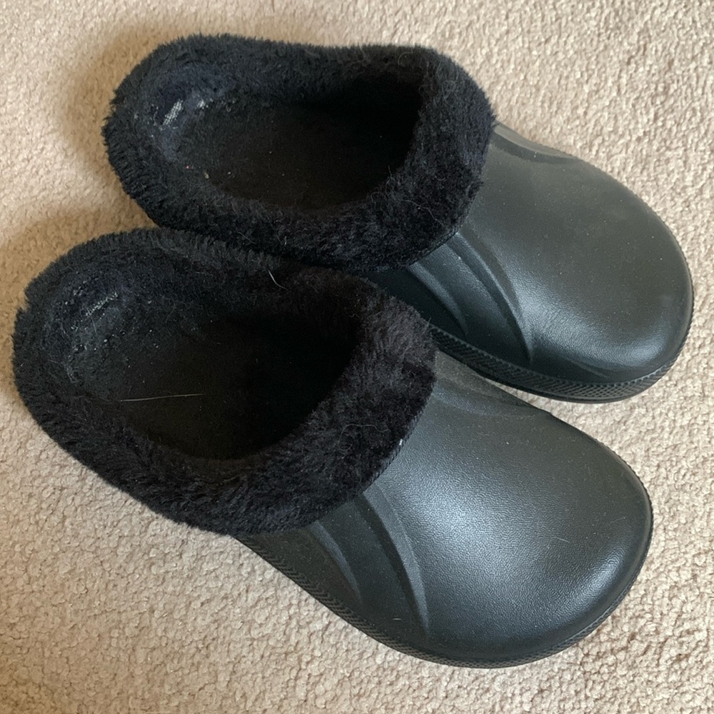 Croc-like slippers